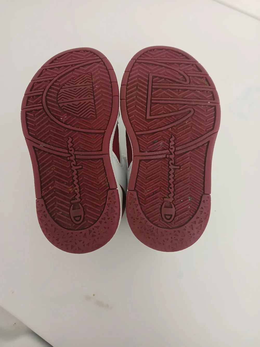 Champion toddlers White and Red Low-Top Sneakers